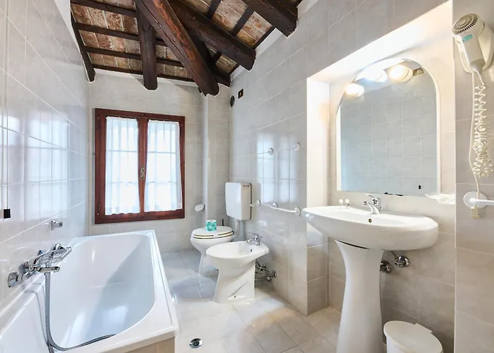 Conti Formentini Affittacamere 4*